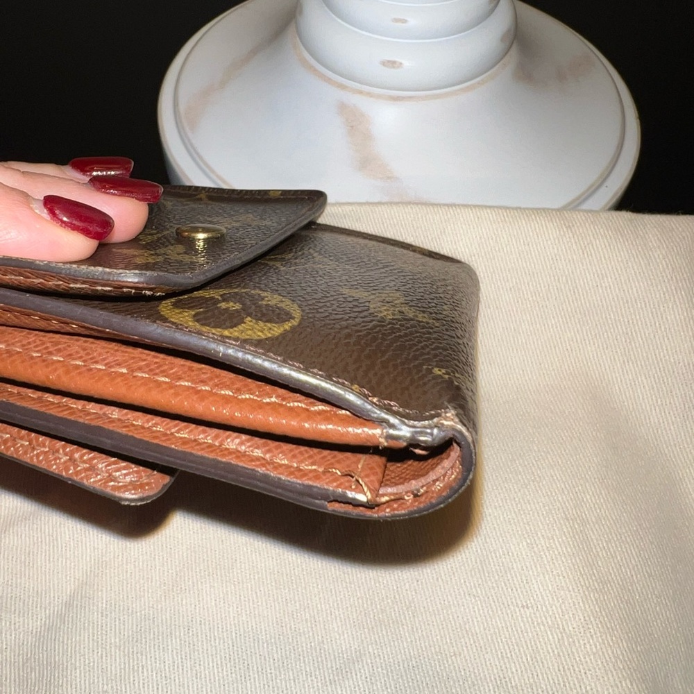 LV Wallet Authentic - Picture 9 of 11